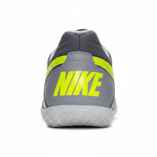 Футболни обувки Nike Davinho Wolf