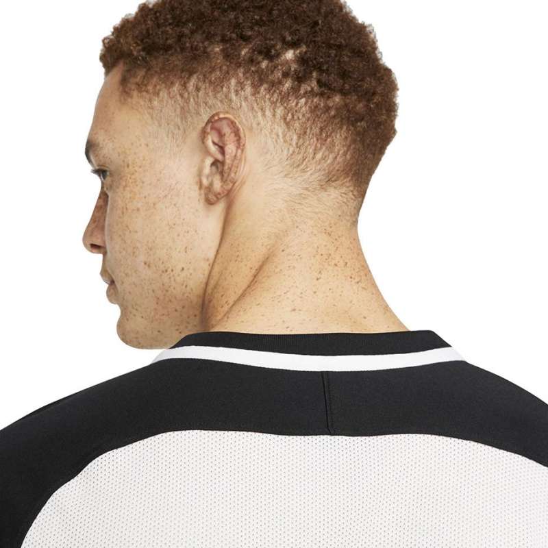 Мъжка тениска Nike Striped Division III