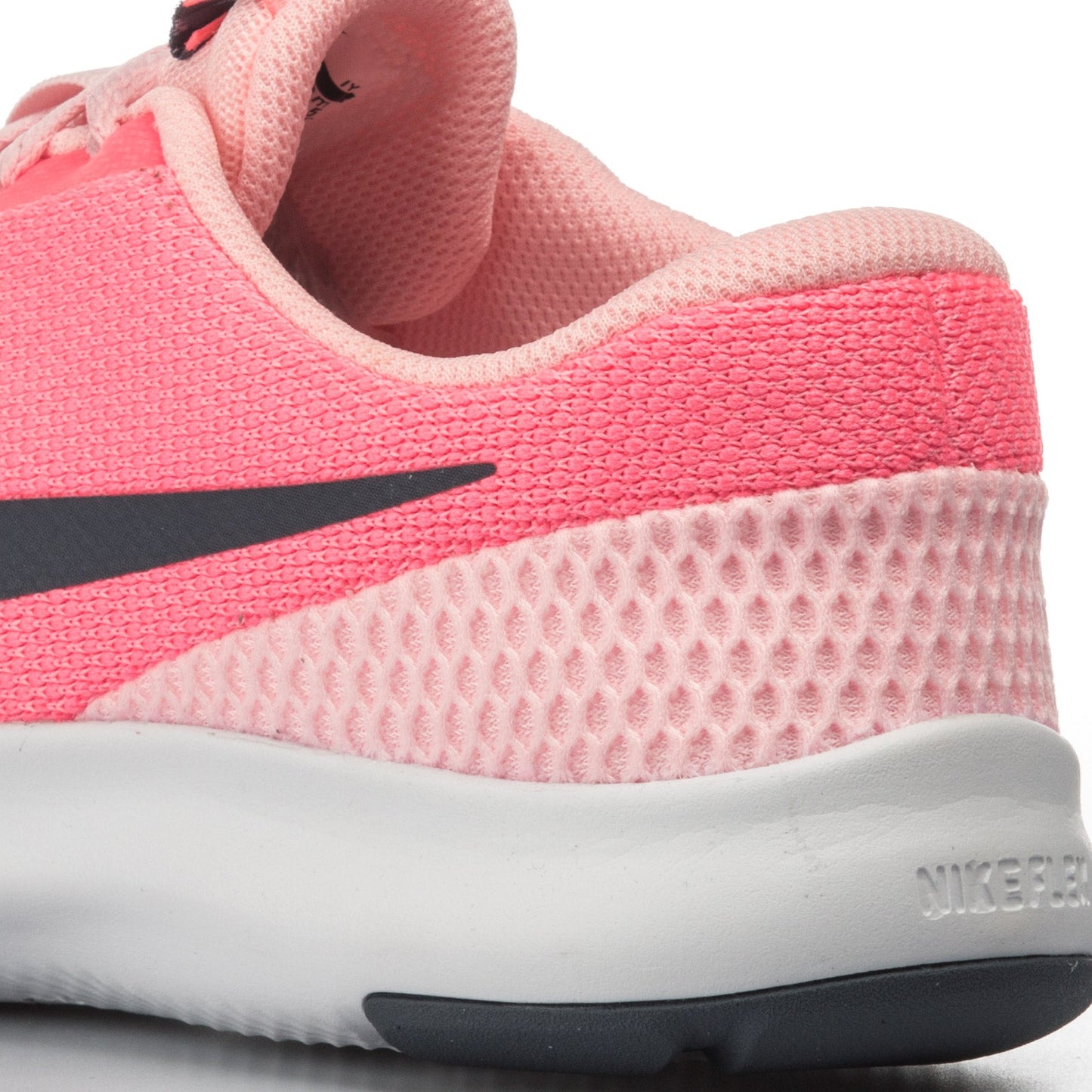 Дамски маратонки Nike Flex Experience RN 7