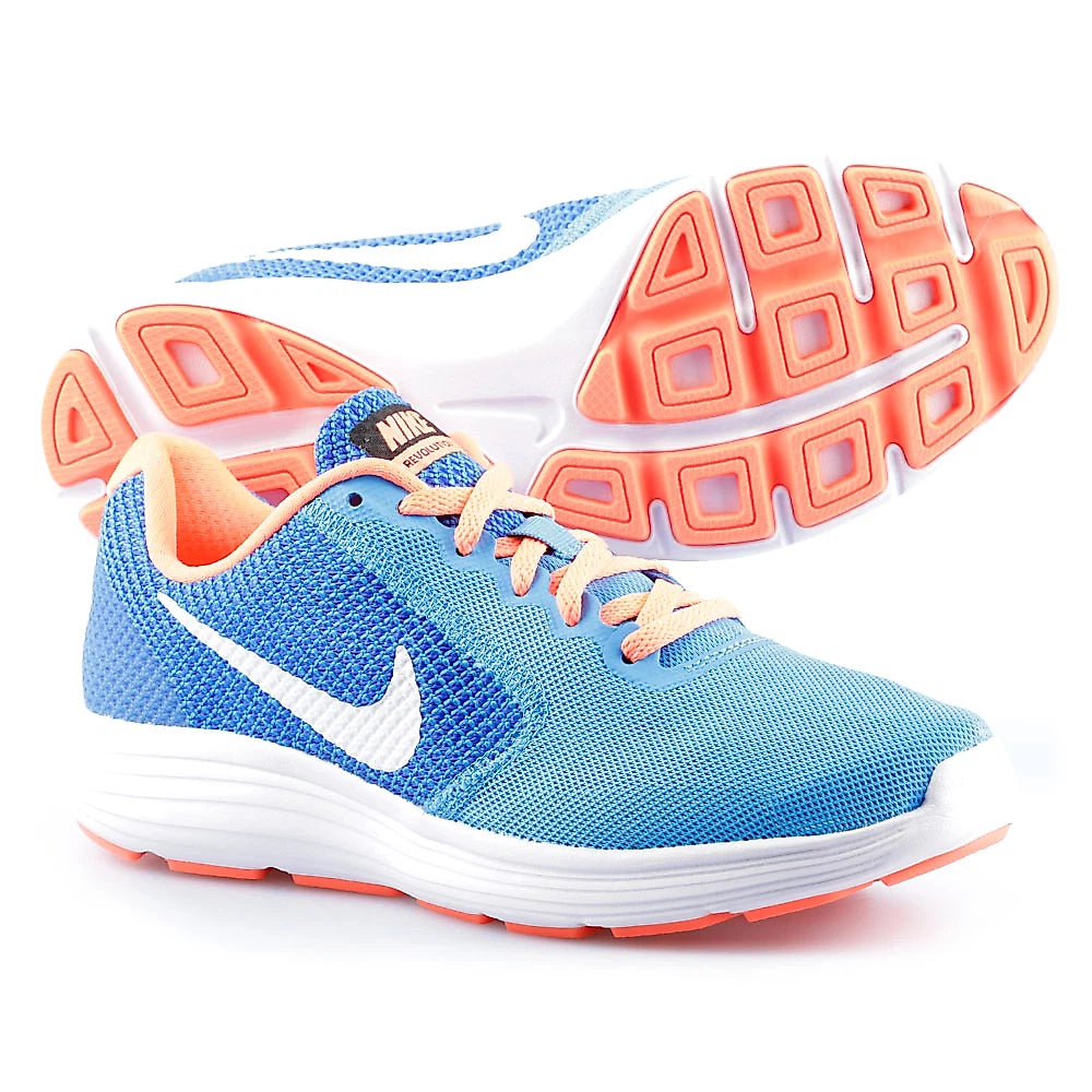Дамски маратонки Nike Revolution 3