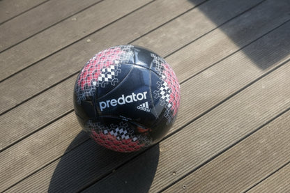 Футболна топка Adidas Predator