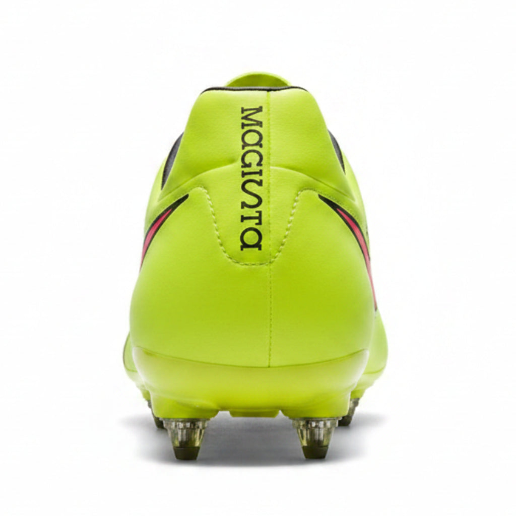 Футболни обувки Nike Magista