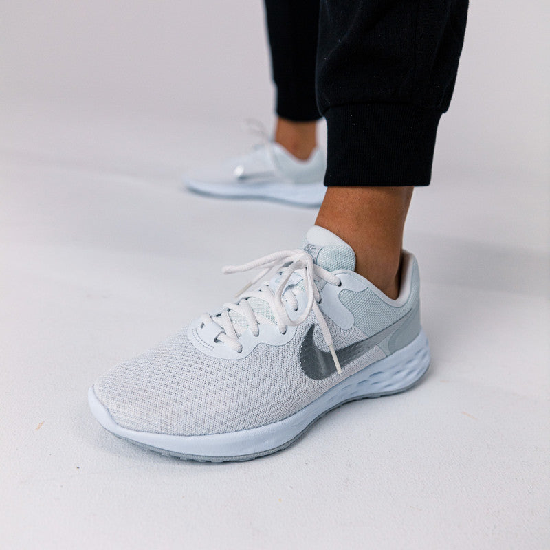 Юношески маратонки Nike Revolution 6 Next Nature