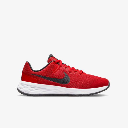 Дамски маратонки Nike Revolution 6