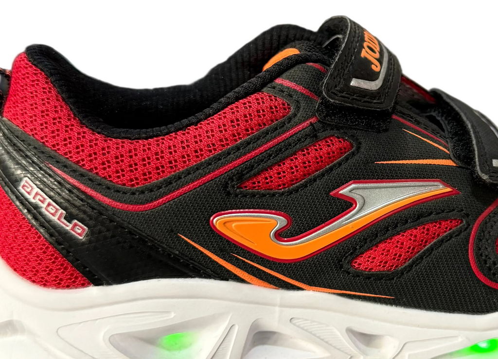 Детски спортни обувки Joma Apolo с LED светеща подметка