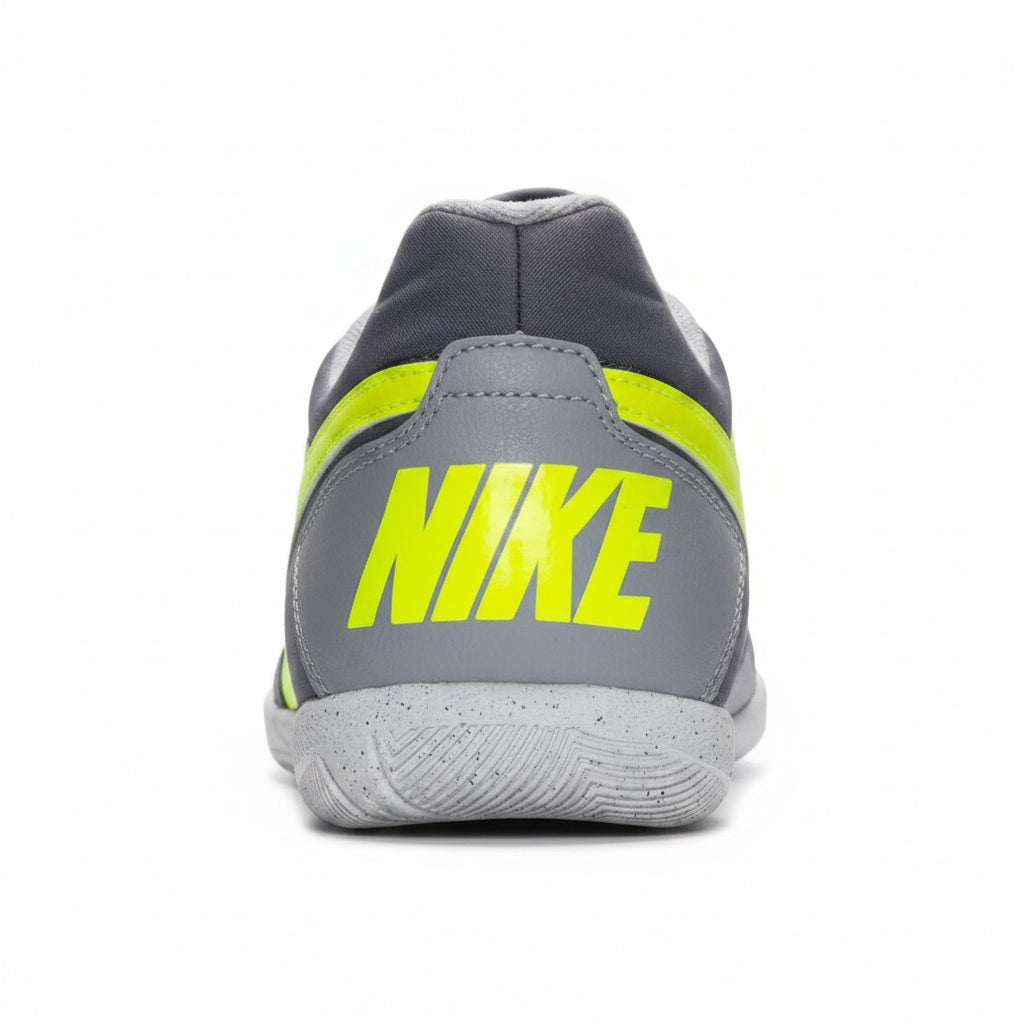 Футболни обувки Nike Davinho Wolf