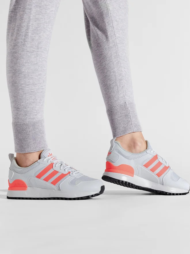 Дамски маратонки Adidas ZX 700 HD