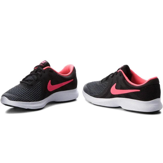 Дамски маратонки Nike Revolution 4