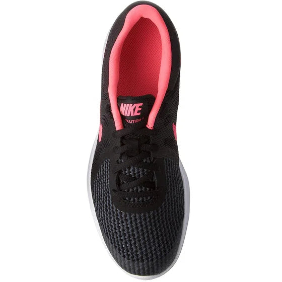 Дамски маратонки Nike Revolution 4