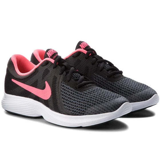 Дамски маратонки Nike Revolution 4