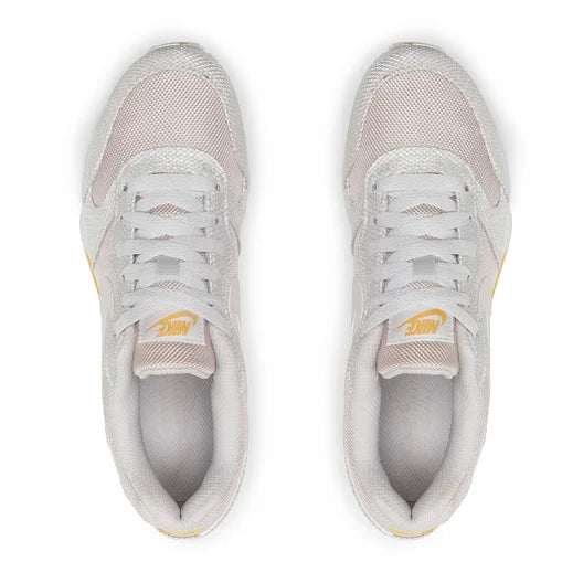 Дамски маратонки Nike MD Runner 2 SE